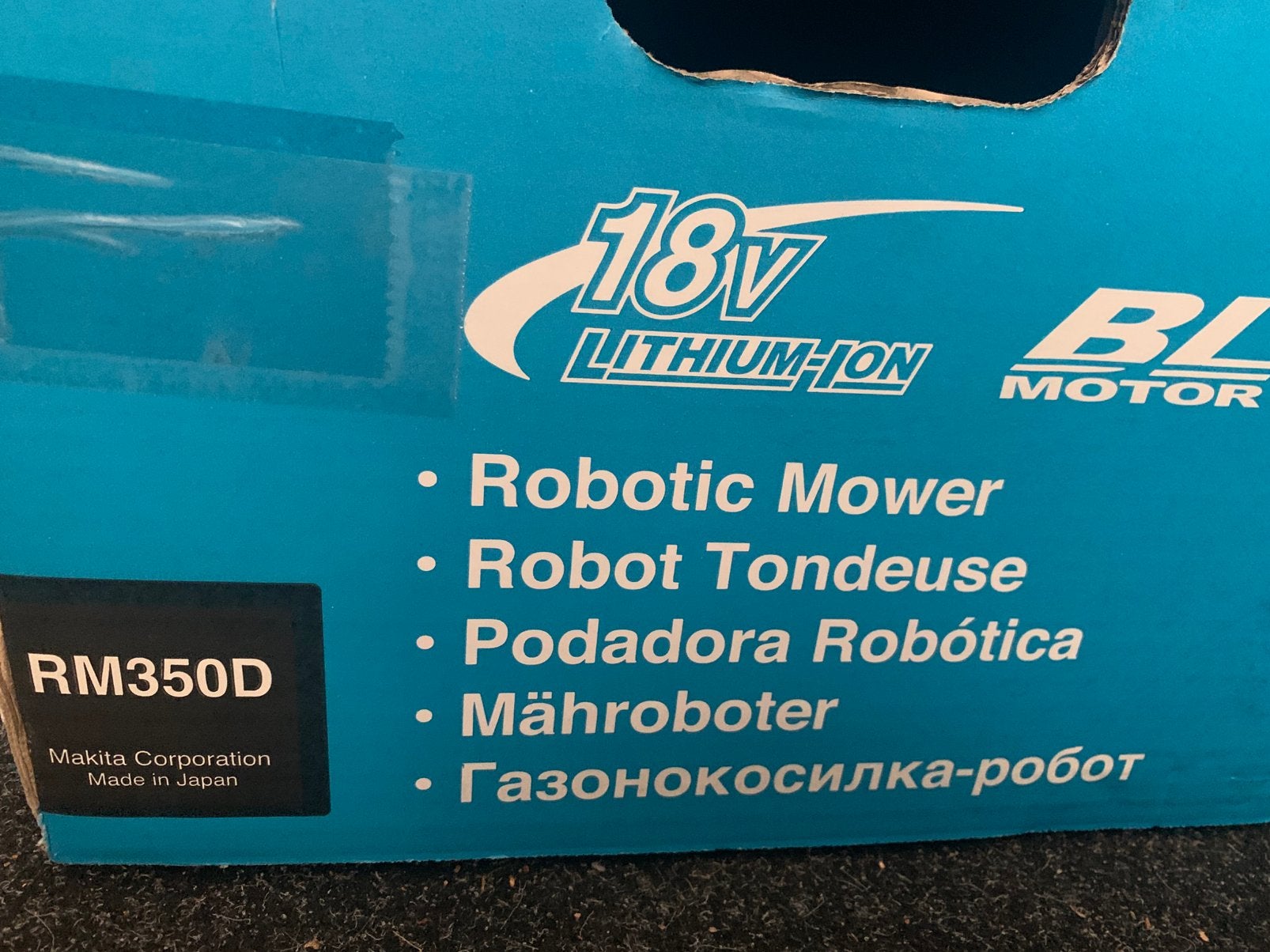Foto 3 van Nieuwe Makita robot maaier , RM350D , nieuw in doos !
