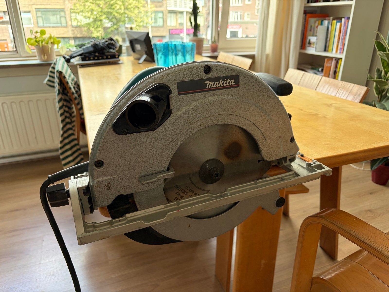 Makita 5903R Cirkelzaag - 2000W, Ophalen, Gebruikt, Cirkelzaag, 70 mm of meer