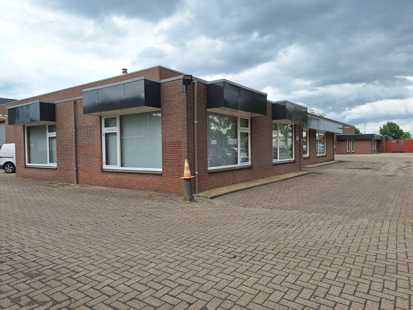 Te huur bedrijfsruimte kantoor opslag  werkplaats veghel, 65 m², Huur, Bedrijfsruimte