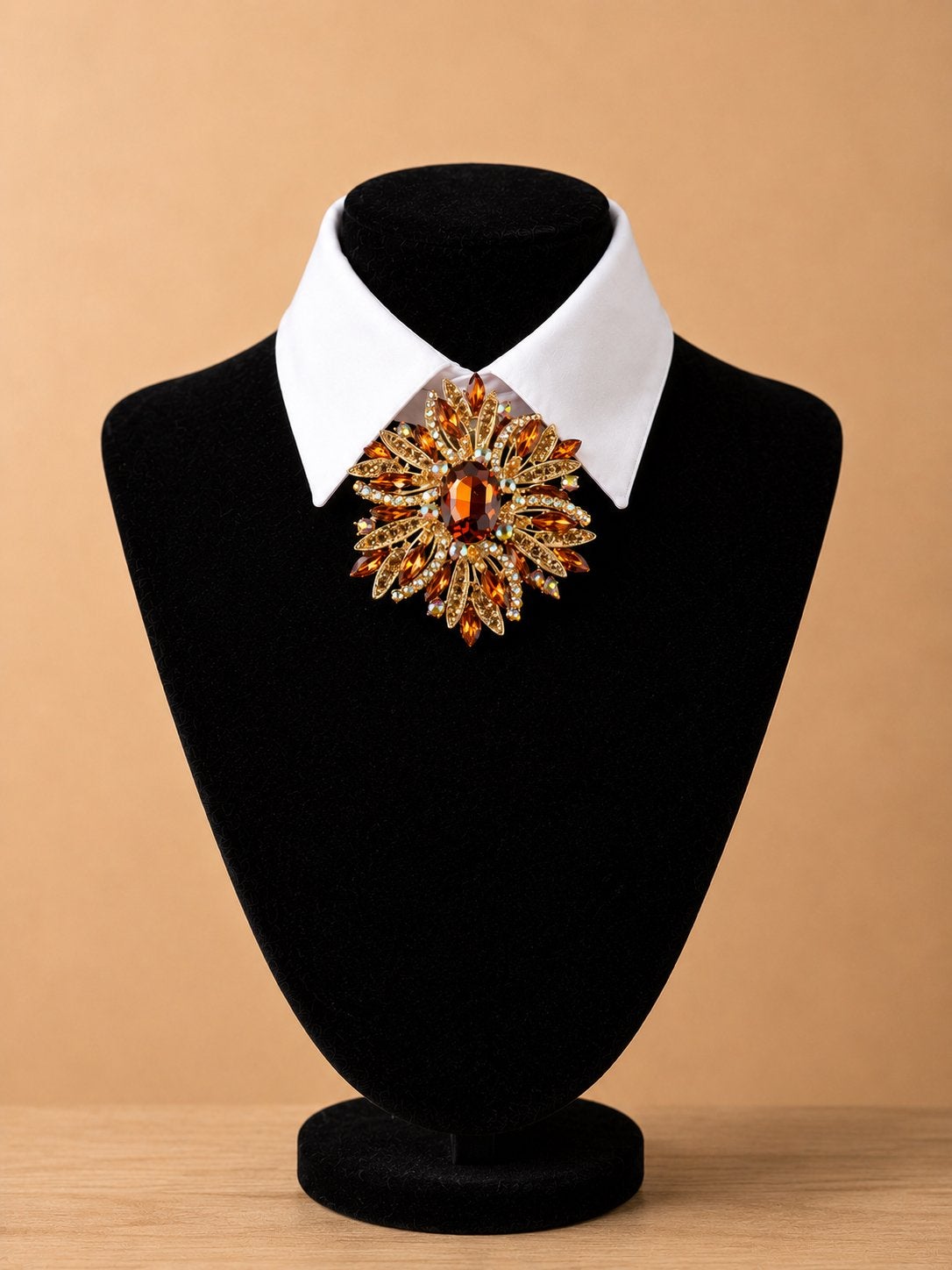 Elegante Broche met Oranje Strass en Kristallen, Met kristal, Overige materialen, 4 tot 7 cm, Nieuw
