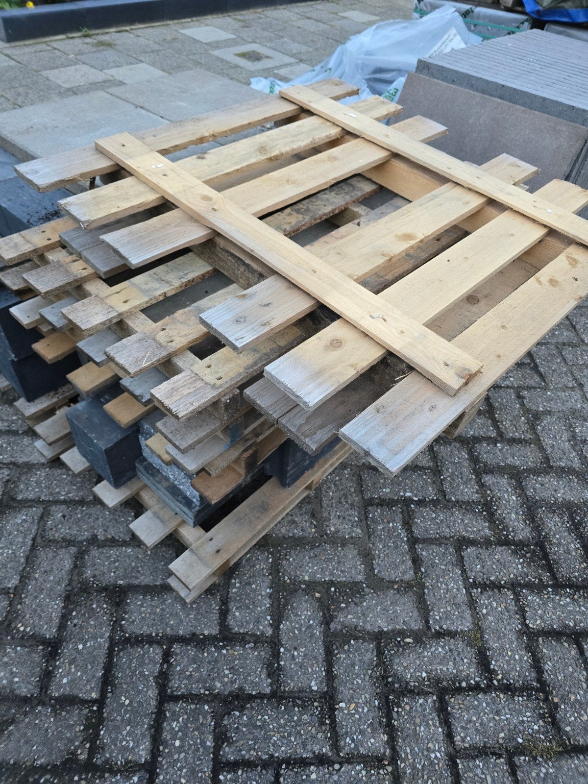 4 houten pallets – gratis af te halen, Ophalen, Gebruikt, Pallet, Minder dan 200 cm