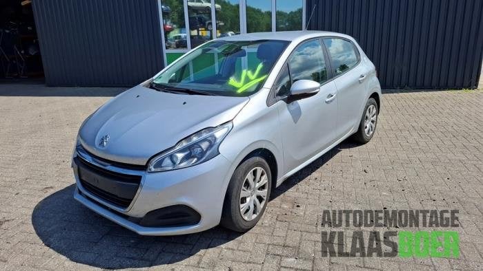 Voorbumper van een Peugeot 208 (EZRC), Auto-onderdelen, Gebruikt, -, -, Ophalen of Verzenden