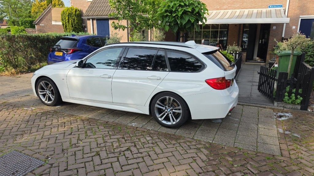 BMW 3-Serie 316i 136pk 2014 Wit, Zwart, 4 cilinders, Alcantara, Wit
