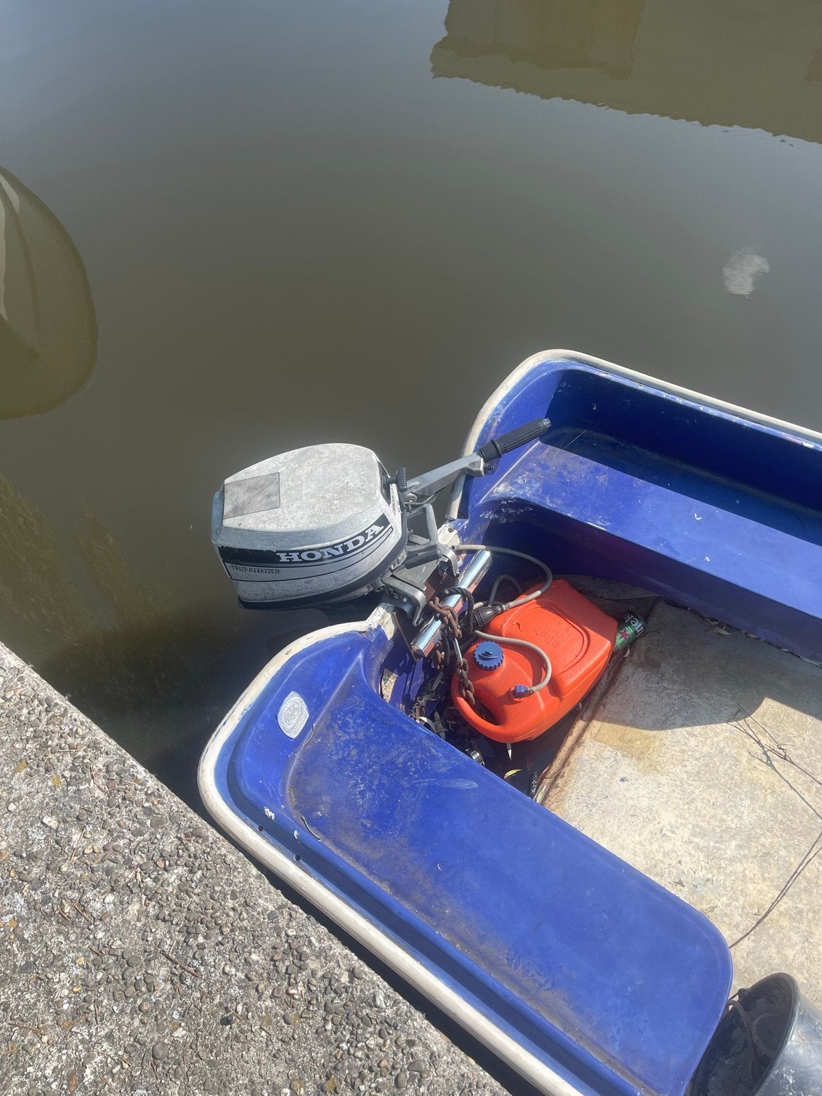 Kleine polyester boot met Honda buitenboordmotor, Watersport en Boten, Bootonderdelen, Ophalen of Verzenden, Gebruikt
