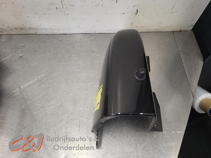 Bumperhoek links-achter van een Opel Vivaro