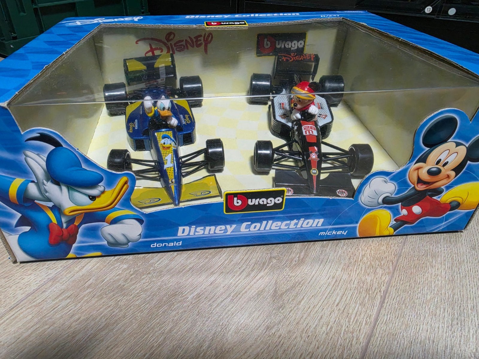 Disney Collection Burago Formule 1 auto's Mickey Donald, Hobby en Vrije tijd, Ophalen of Verzenden, Nieuw