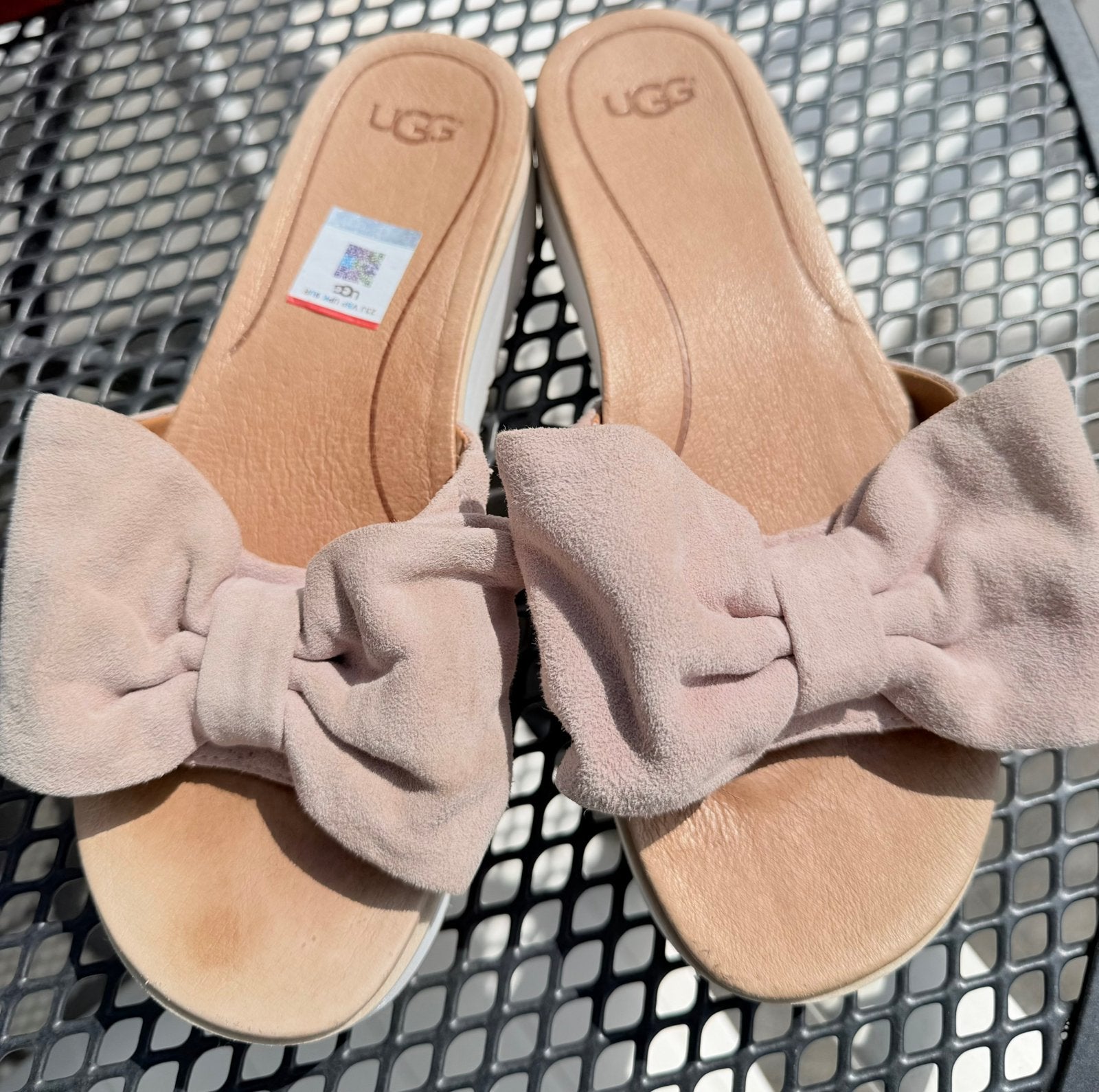 UGG SLIPPERS ROZE SUEDE MAAT 39, ORIGINEEL 💖💖💖, Kleding | Dames, Schoenen, Ophalen of Verzenden, Zo goed als nieuw, Roze
