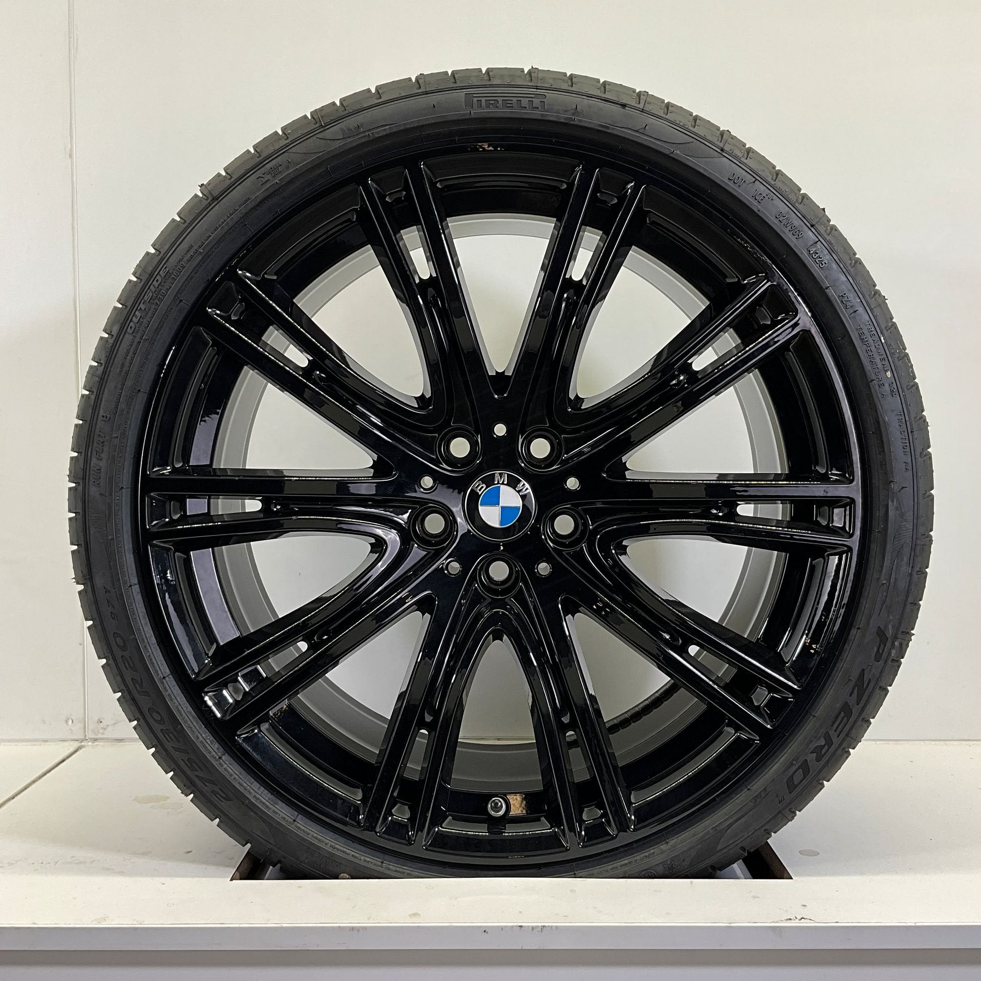 NIEUW BMW 5 SERIE G30 G31 BREEDSET VELGEN + ZOMERBANDEN 20 I, 245 mm, -, -, Banden en Velgen