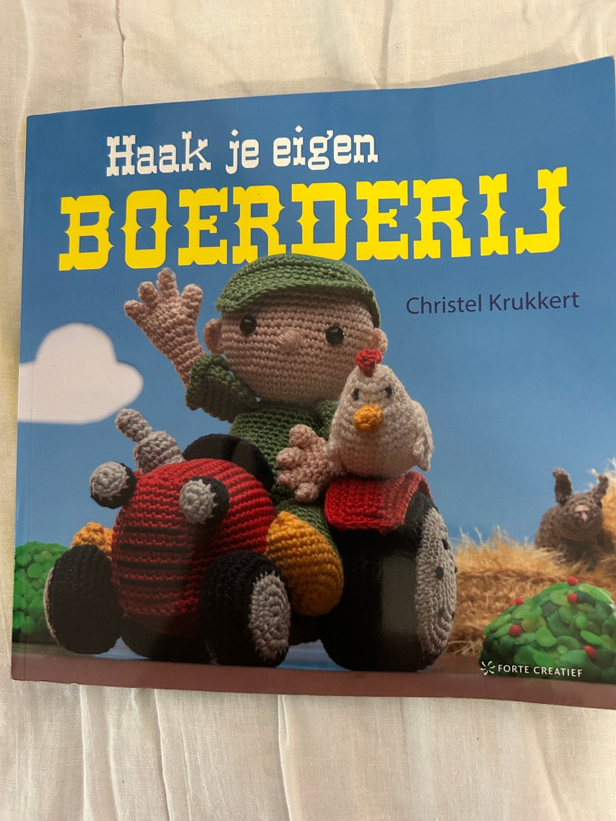 Boek Haak je eigen boerderij, Ophalen of Verzenden, Zo goed als nieuw, Haken, Patroon of Boek