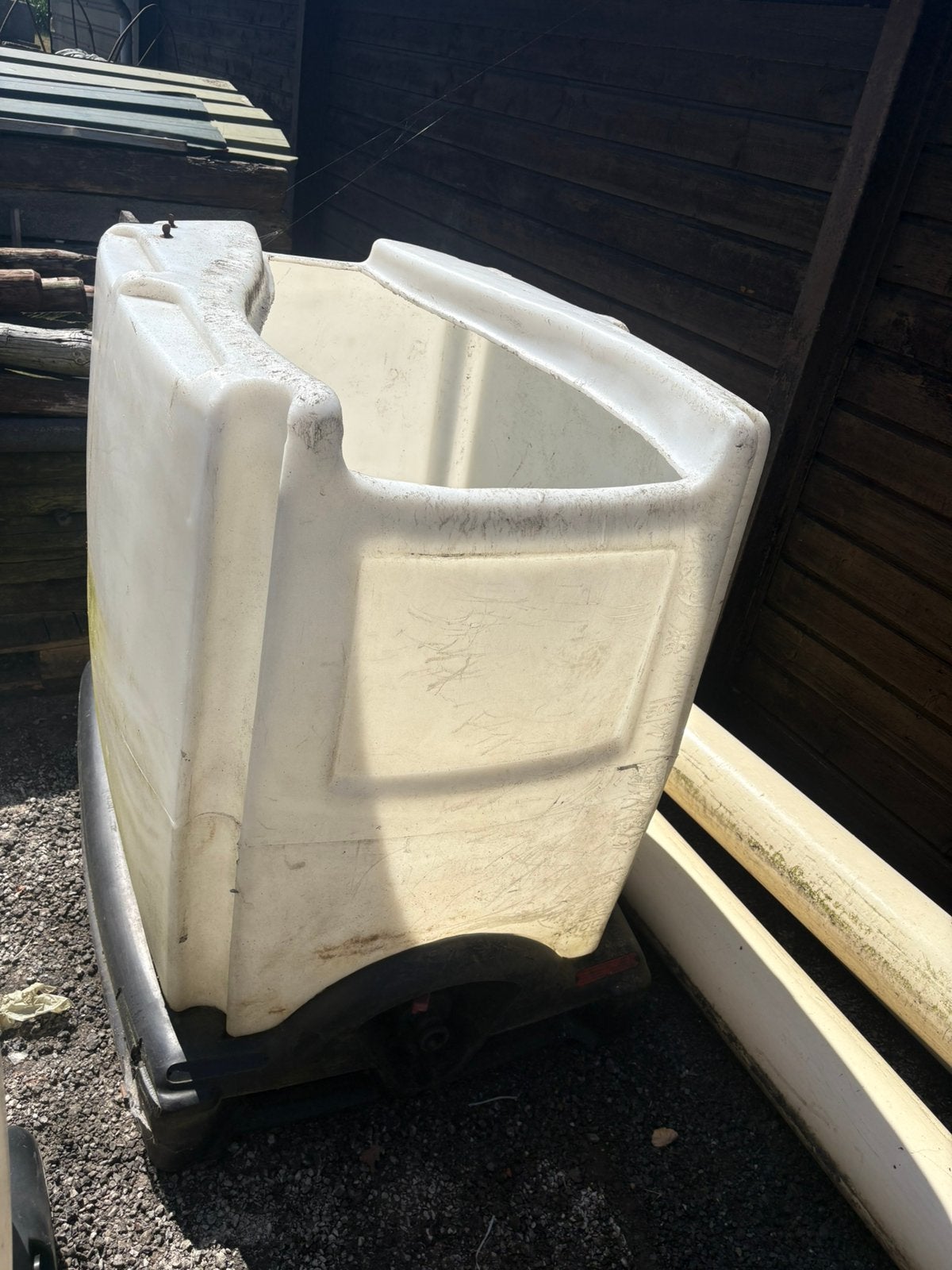 Te koop 2x drinkbakken voor koeien/paarden, Ophalen, Gebruikt