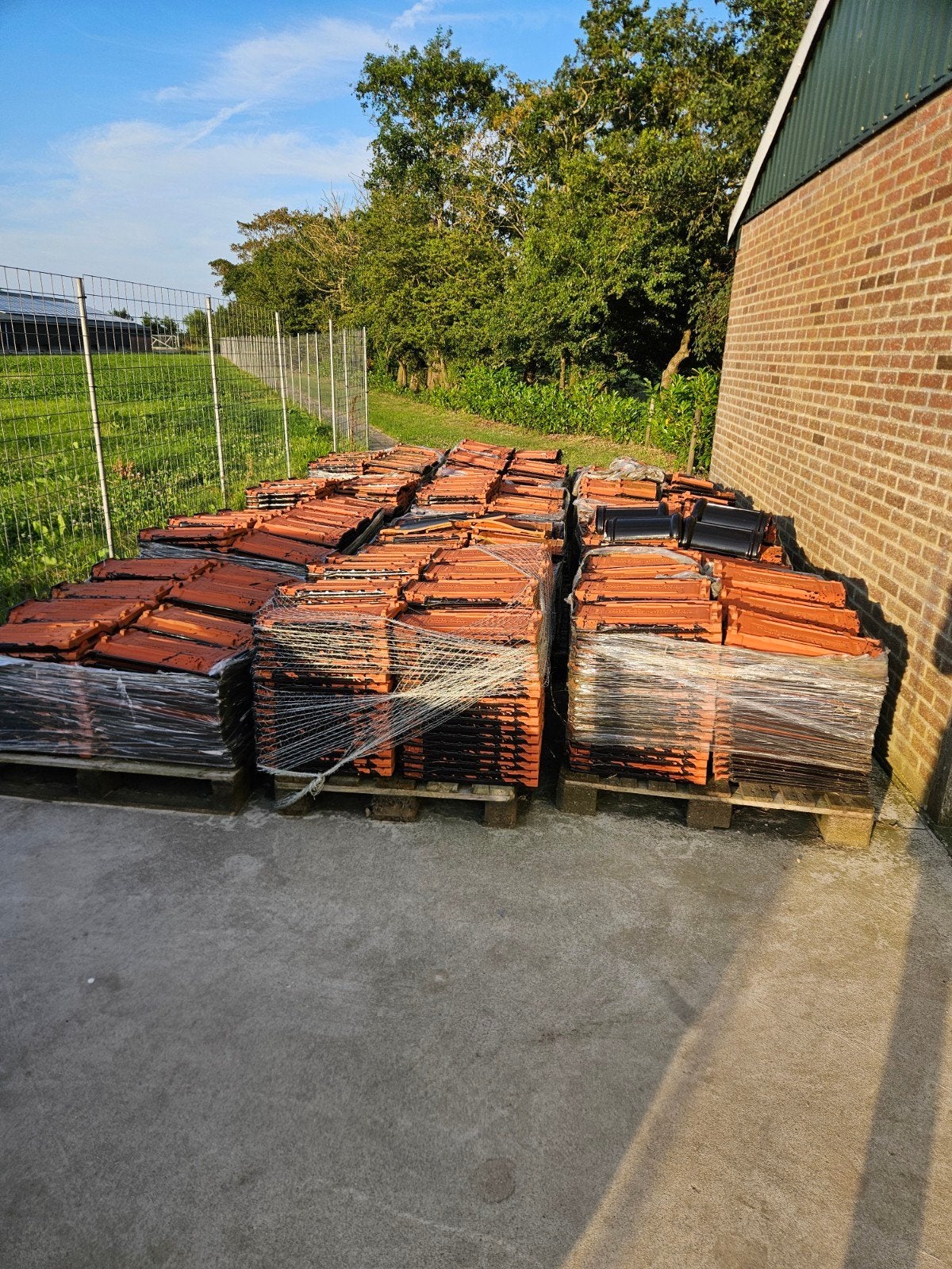 Laumans TIEFSUPRA dakpannen, zwart geglazuurd, Ophalen, Steen of Klei, Zwart, Zo goed als nieuw