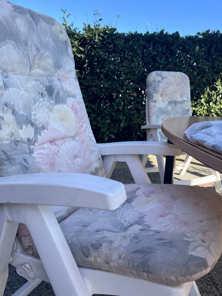 tuinstoelkussen 4 stuks en tafelkleed, Ophalen, Zo goed als nieuw