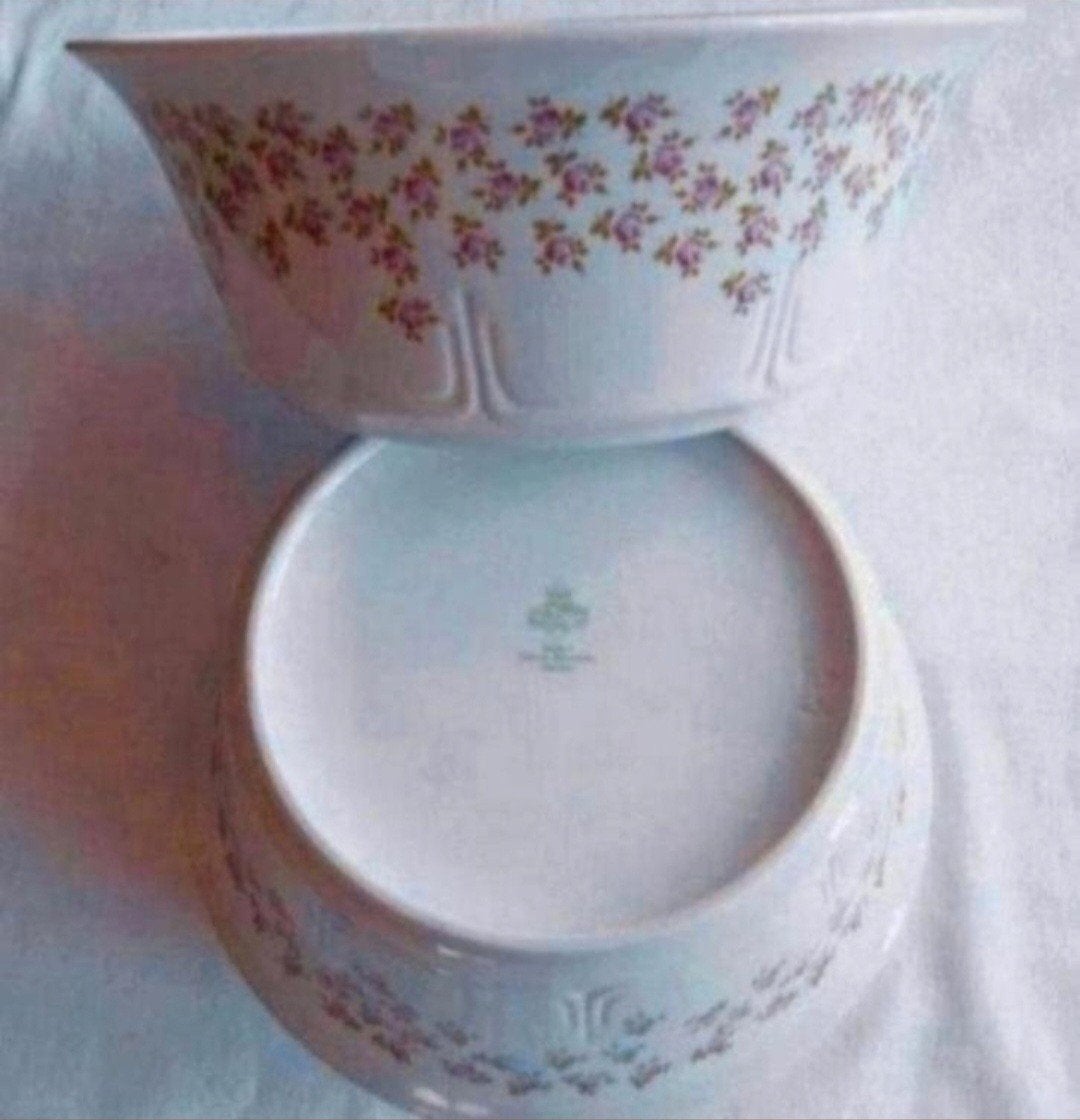 Henneberg Jimenau Bavaria diepe witte schalen roze roosjes, Ophalen of Verzenden, Roze