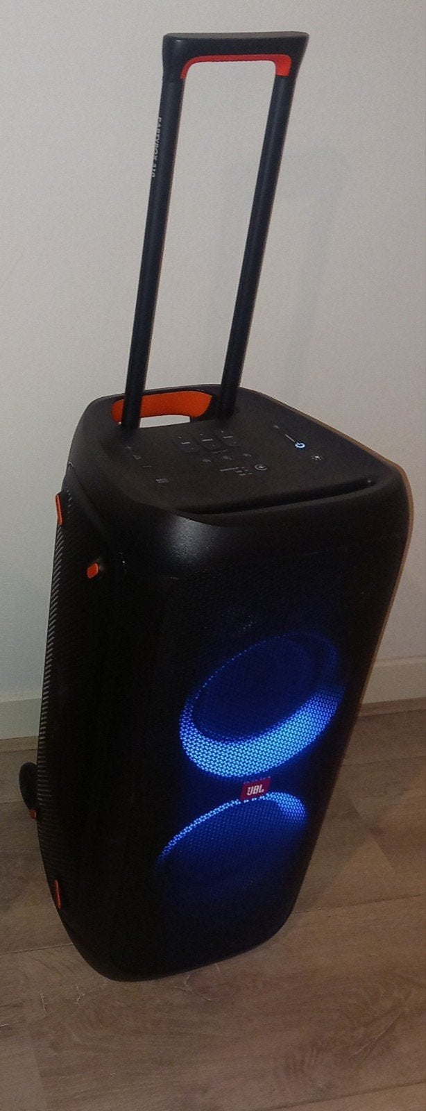 Foto 2 van JBL PARTYBOX  310   -NIEUWSTAAT-