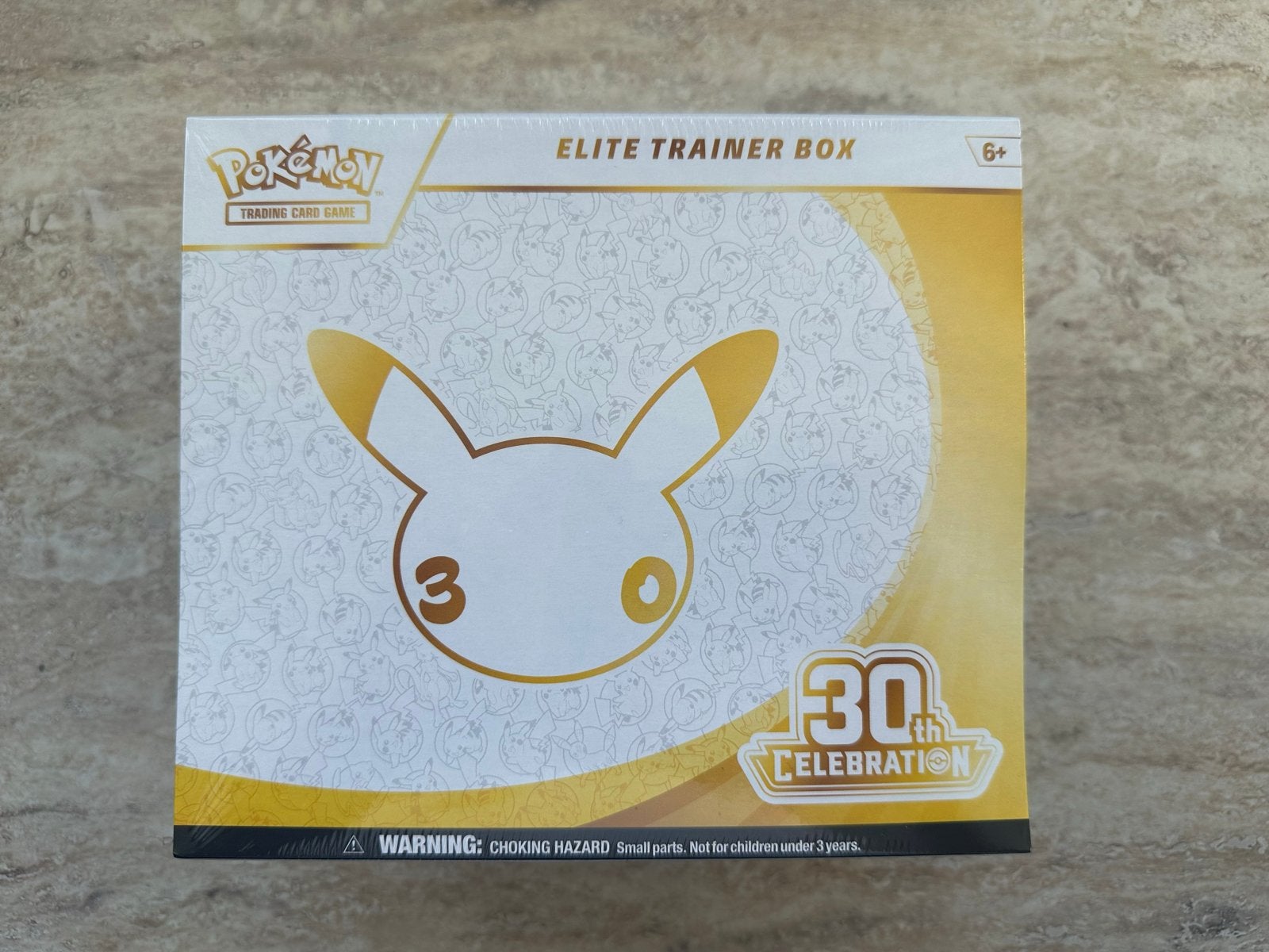 Pokémon 30th Anniversary Elite Trainer Box (ETB), Ophalen of Verzenden, Nieuw, Overige typen