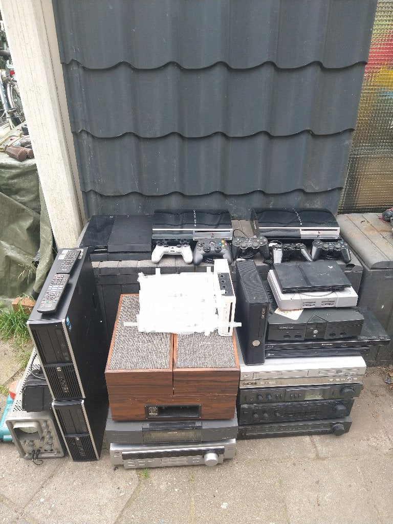 PC's, Consoles & Audio (Voor Reparatie) of Onderdelen, Ophalen, Zo goed als nieuw, Met 1 controller, Super Slim