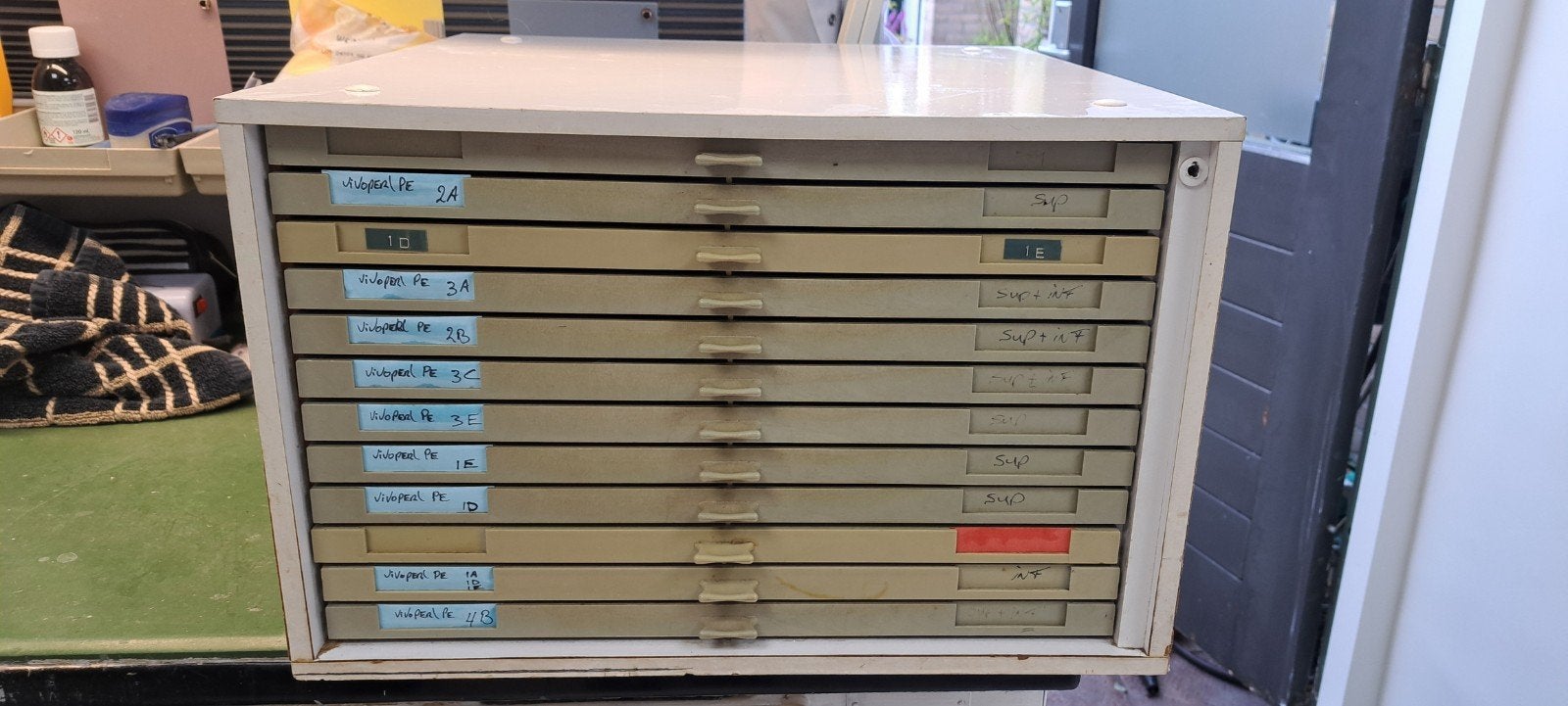 Gratis Tandenkast met 12 laden. Tandtechniek., Ophalen