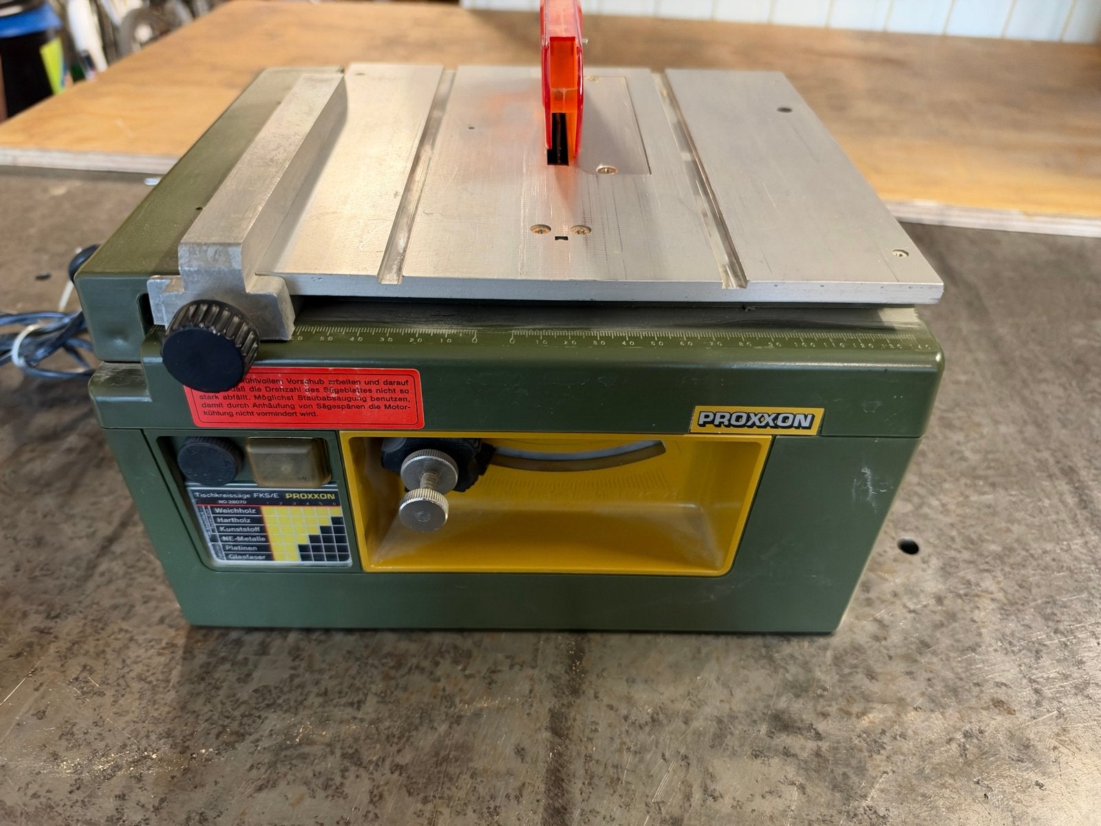 Proxxon Tafelcirkelzaag FKS/E - Compact en Krachtig, Ophalen, Minder dan 30 mm, Gebruikt, Cirkelzaag