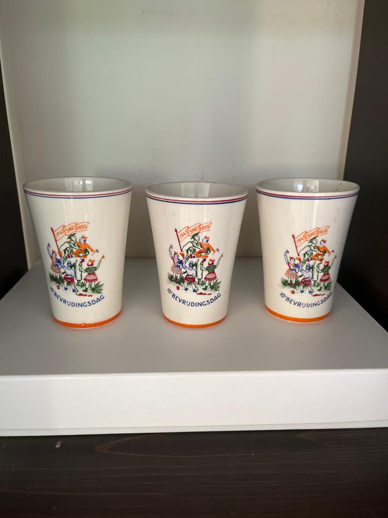 Set van 3 vintage Mosa Maastricht Bevrijdingsdag bekers, Ophalen of Verzenden