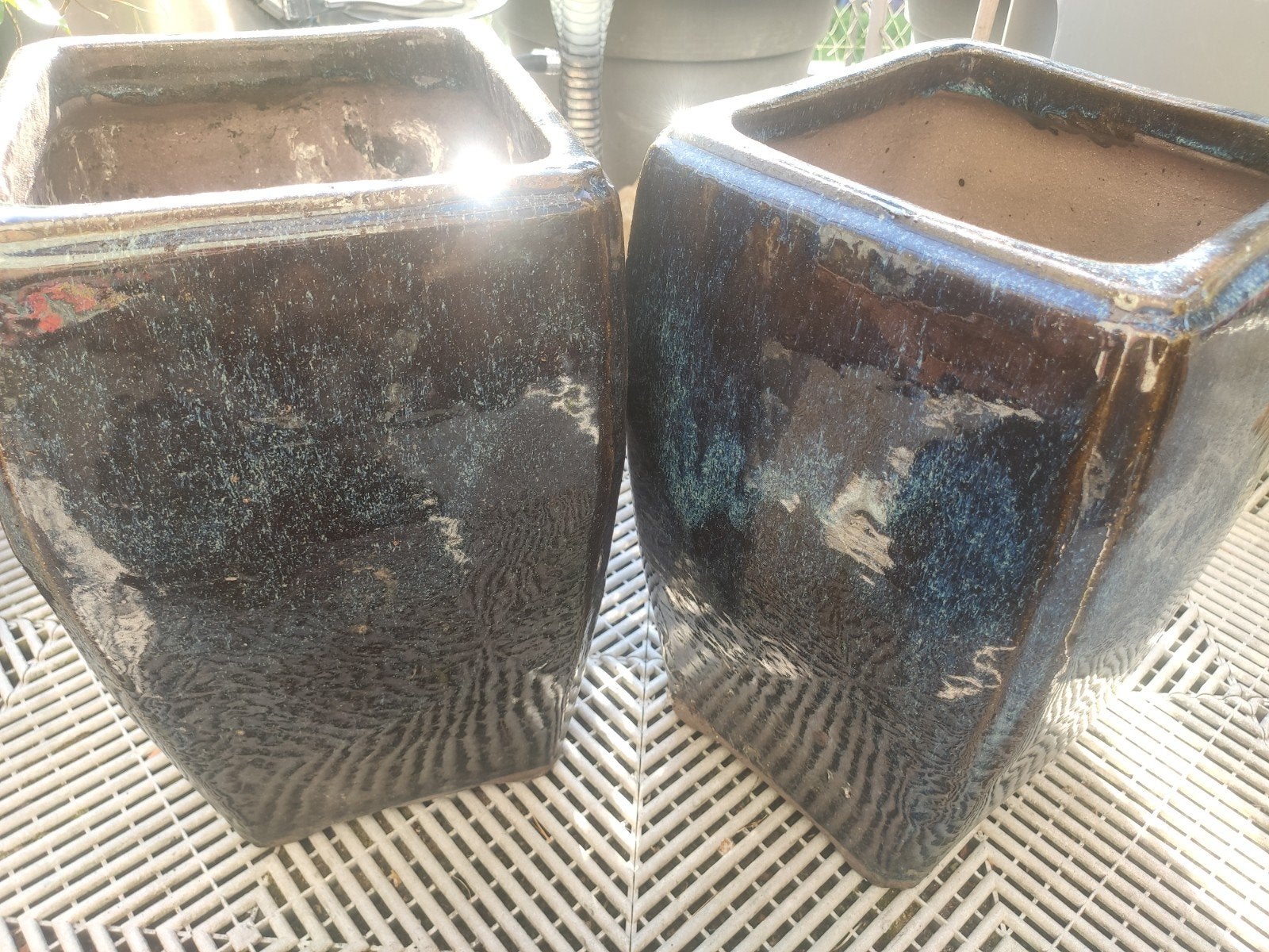 2x grote donkerblauwe geglazuurde aardewerk bloempotten, Ophalen, Vierkant, Nieuw, Minder dan 40 cm