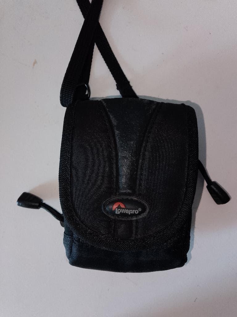 Lowepro 110 Compact Cameratasje Zwart met Riemlus, Ophalen of Verzenden, Gebruikt, Overige typen, Lowepro