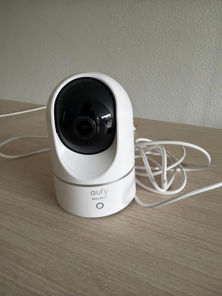 Eufy Indoor Cam 2K Pan & Tilt Beveiligingscamera, Audio, Tv en Foto, Videobewaking, Ophalen of Verzenden, Zo goed als nieuw, Binnencamera