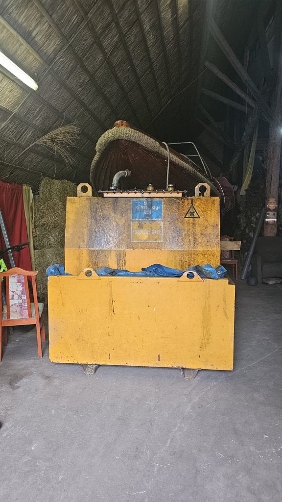 Zware industriële vloeistoftank / koelvloeistoftank, Ophalen, 75 cm of meer, 150 tot 200 cm, Zo goed als nieuw