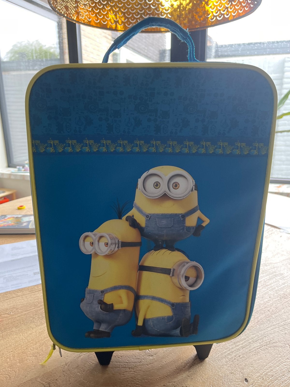 Minions kinderkoffer met wieltjes - rits defect, Wieltjes, 40 tot 60 cm, Gebruikt, 20 tot 30 cm