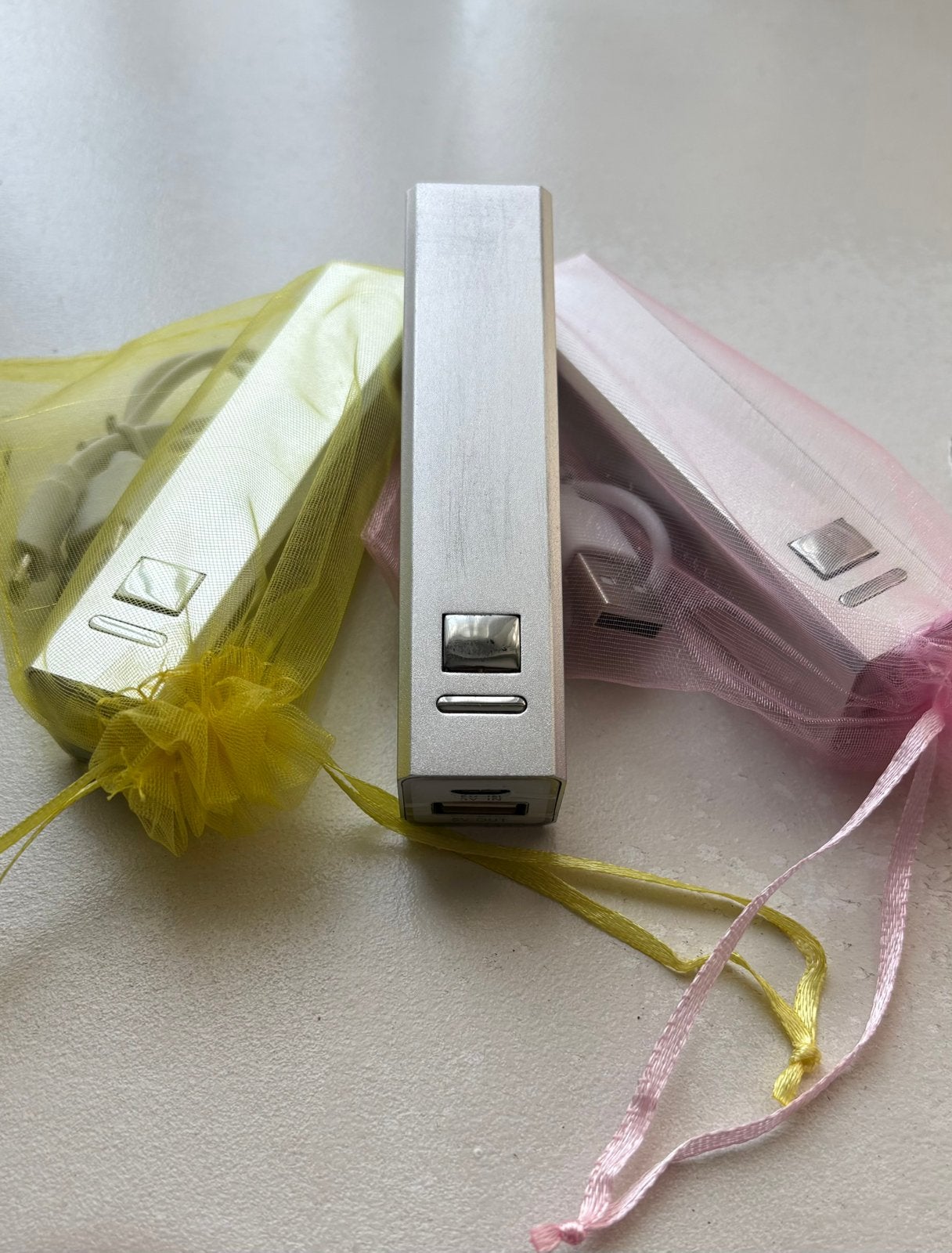 20 Poweraluc Powerbanks 2600 mAh, Ophalen of Verzenden, Zo goed als nieuw