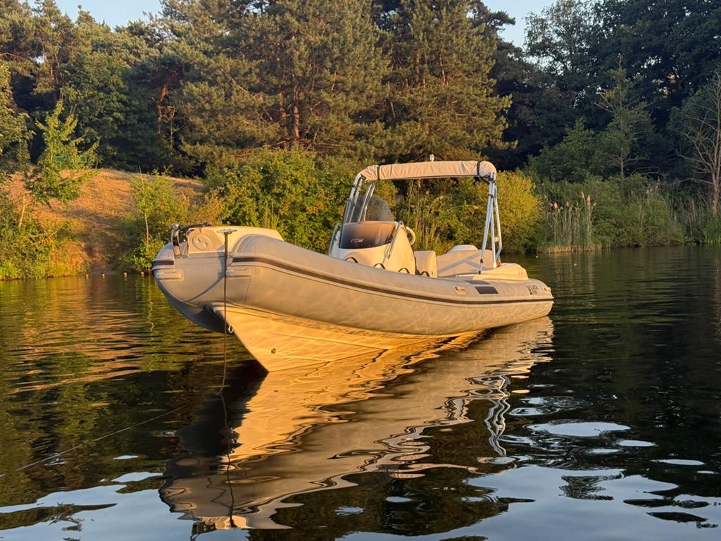 Nuova Jolly BLACK ELEGANCE 7 verado 250pk v8, Watersport en Boten, Rubberboten, Zonnedek, Zo goed als nieuw, 250 pk, 7 m