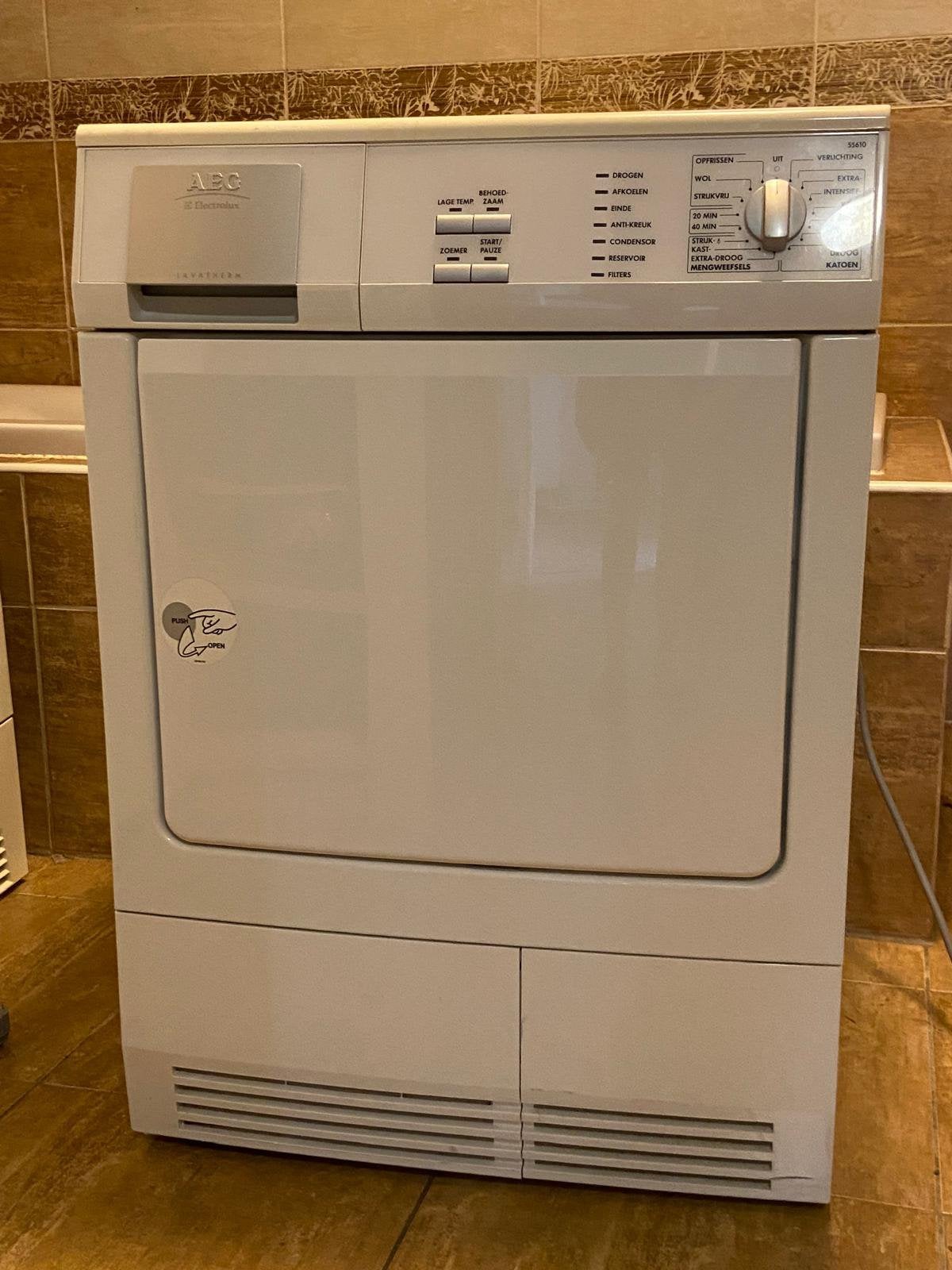 AEG Condens Droger – 6 kg, Ophalen, 6 tot 8 kg, Zo goed als nieuw, 85 tot 90 cm