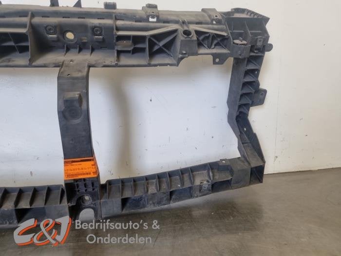 Frontpaneel van een Renault Trafic, Gebruikt, -, Renault, -