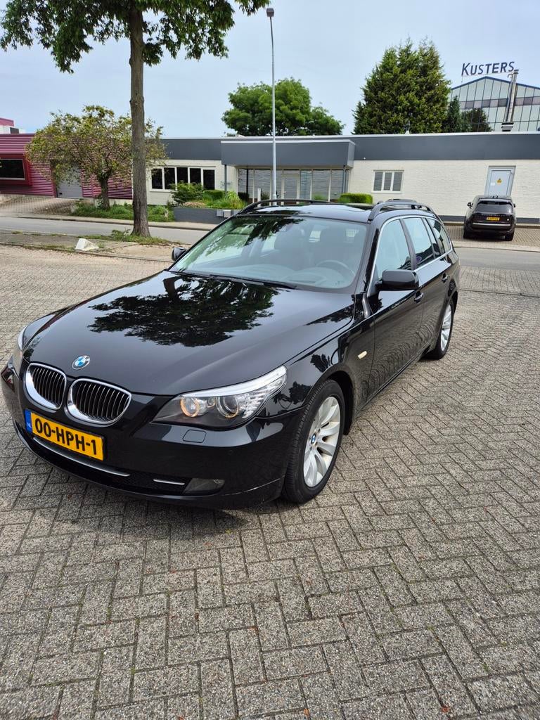 BMW 5-Serie 3.0 530I Touring AUT 2008 Zwart, Auto's, Achterwielaandrijving, Zwart, 2000 kg, Leder