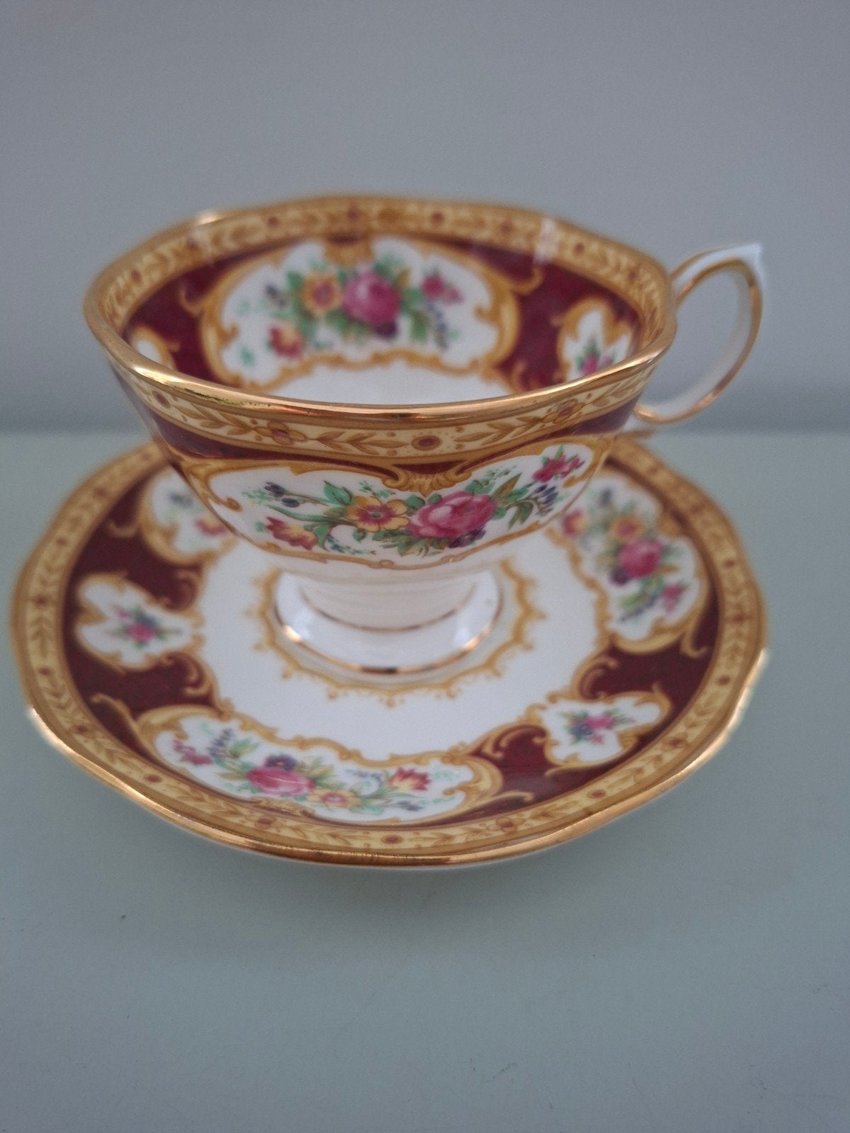 Royal Albert Lady Hamilton kop en schotel, Ophalen of Verzenden