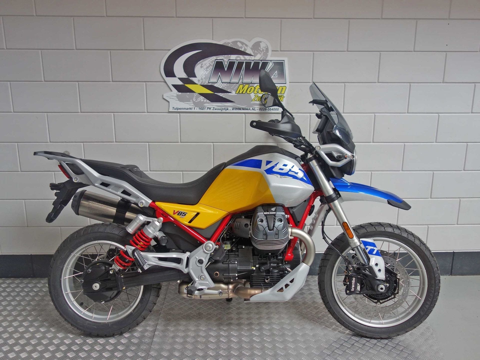 Moto Guzzi V 85 TT, Motoren, 853 cc, Meer dan 35 kW, Toermotor, ABS