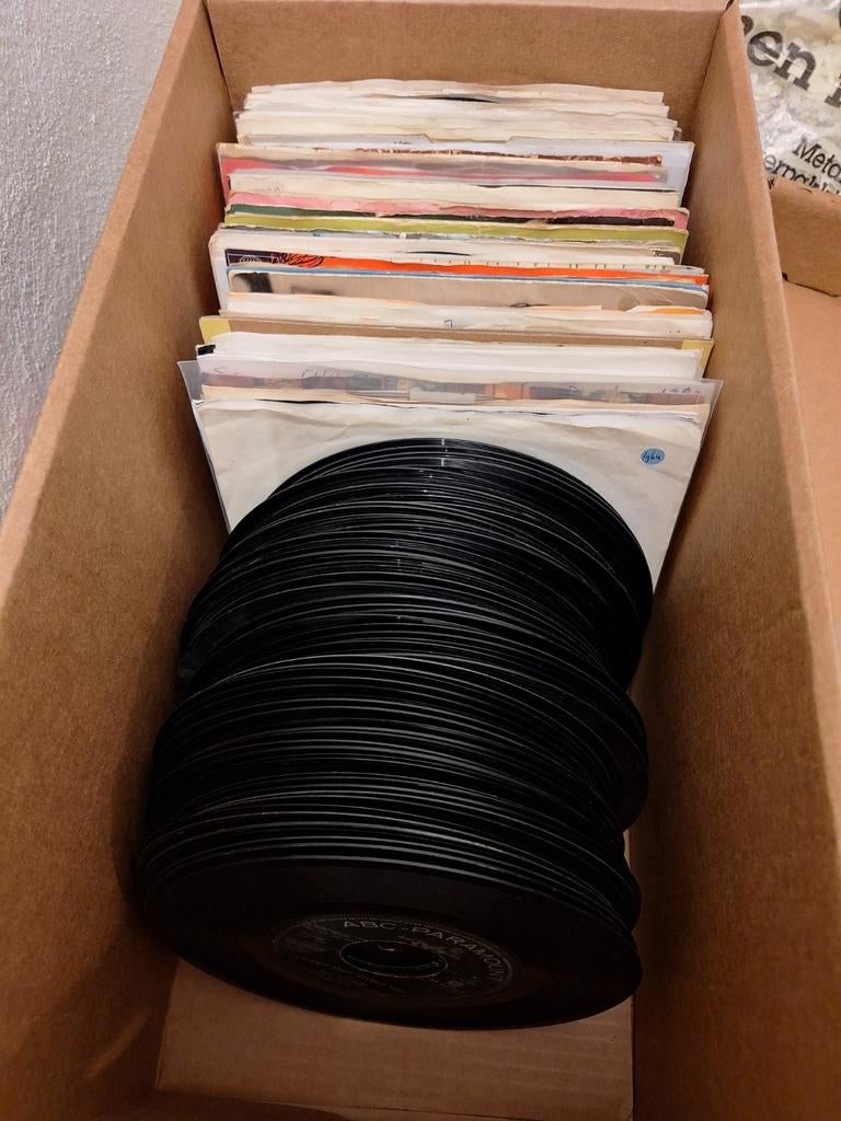 Te koop partij singles. Jaren 60/70. 142 stuks., Verzenden, 1960 - 1969, Gebruikt, 7 inch