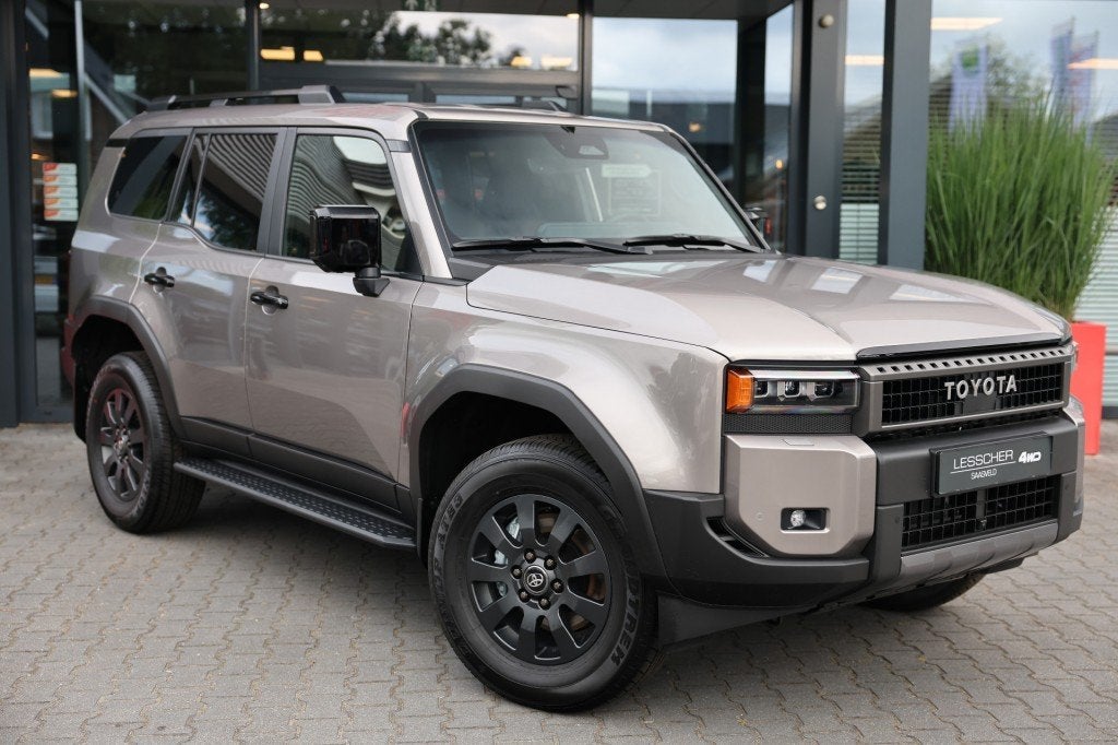 Toyota LANDCRUISER 250 2.8 D-4D 5DRS  EXECUTIVE  A/T VAN, Automaat, Huisgarantie, Met garantie (alle), Beige