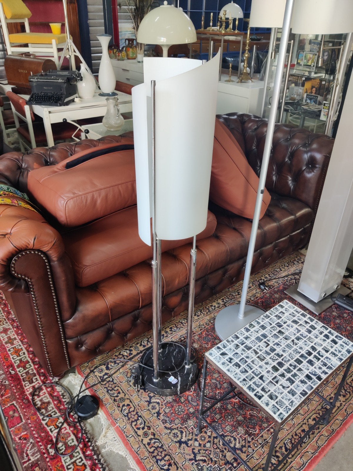 Oluce Vloerlamp Italië - Design Klassieker, Huis en Inrichting, Ophalen, Info@oluce.com, 150 tot 200 cm, Via Cavour 52, 20863 Concorezzo (MB), Italië