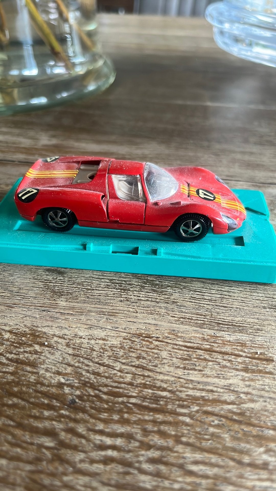 Märklin Porsche 910 schaal 1/43 racenummer 17rood, Antiek en Kunst, Antiek | Speelgoed, Ophalen of Verzenden