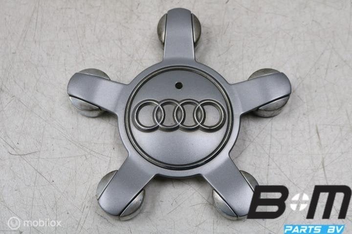 Originele naafkap Audi A3 8V 8R0601165, Gebruikt, Band(en)