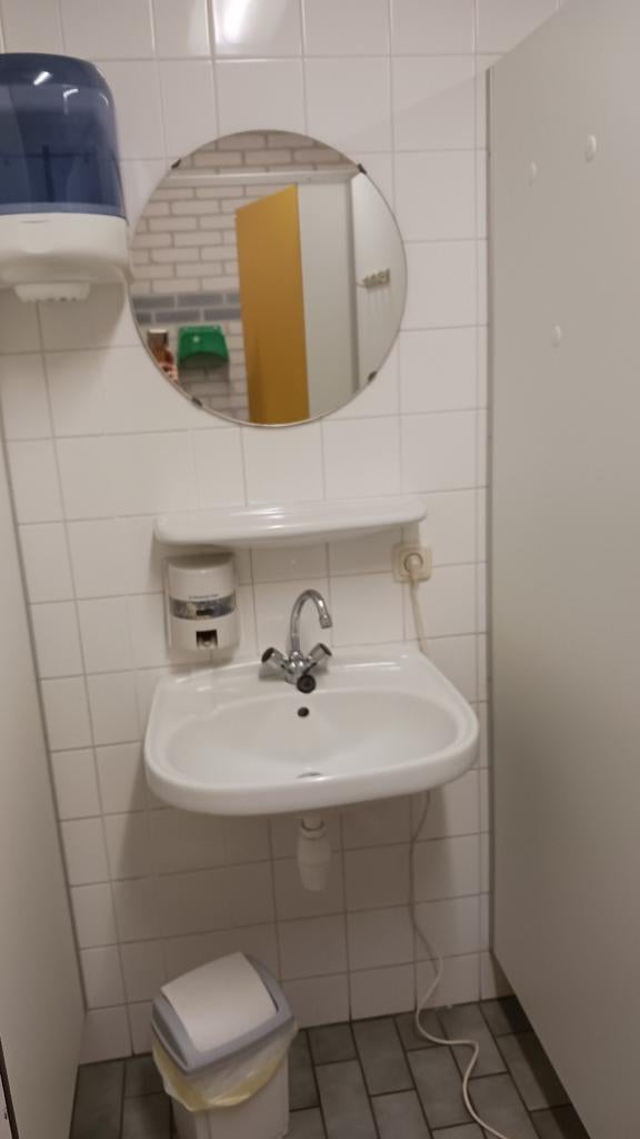 Wastafel met kraan en spiegel - Ideaal voor toilet/badkamer, Ophalen, Gebruikt, Steen, Wastafel