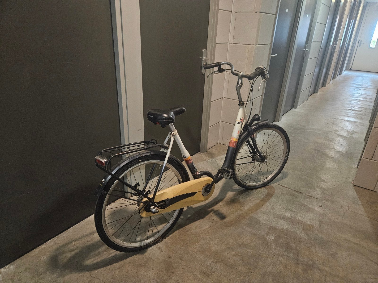 Gebruikte fiets met lage instap en bagagedrager, Fietsen en Brommers, Velgrem, 50 tot 53 cm, Ophalen, Overige merken