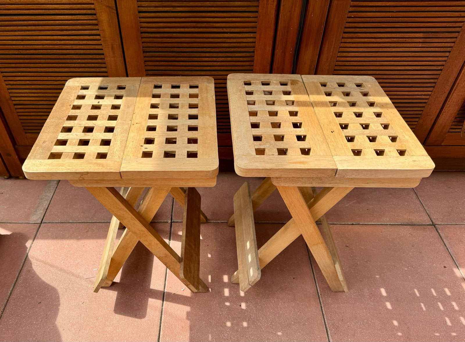 Massief houten opklapbaar tafeltje - bijzettafel/camping, 45 tot 60 cm, Minder dan 55 cm, Gebruikt, Vierkant