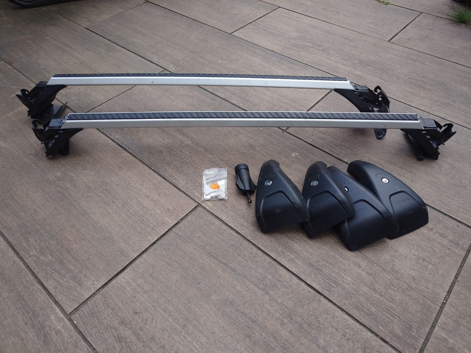 Lastdragers / dakdragers Volvo V60 (t/m 2018) zonder rails, Auto diversen, Dakdragers, Ophalen, Gebruikt