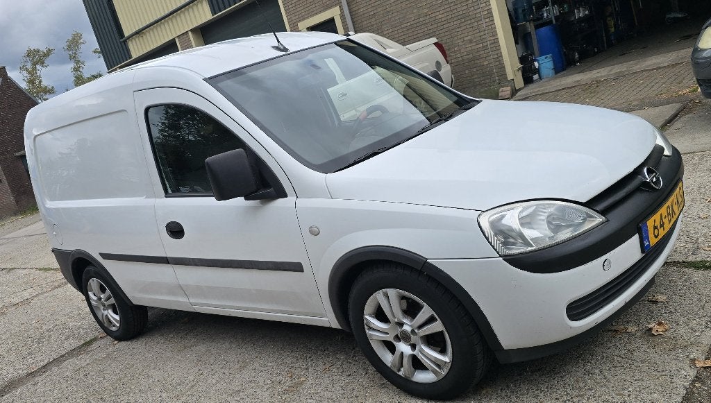 Verkocht!! Opel Combo 1.7DTL 2003 Zgan banden nieuwe Apk!!!, 4 cilinders, 1686 cc, Wit, Origineel Nederlands