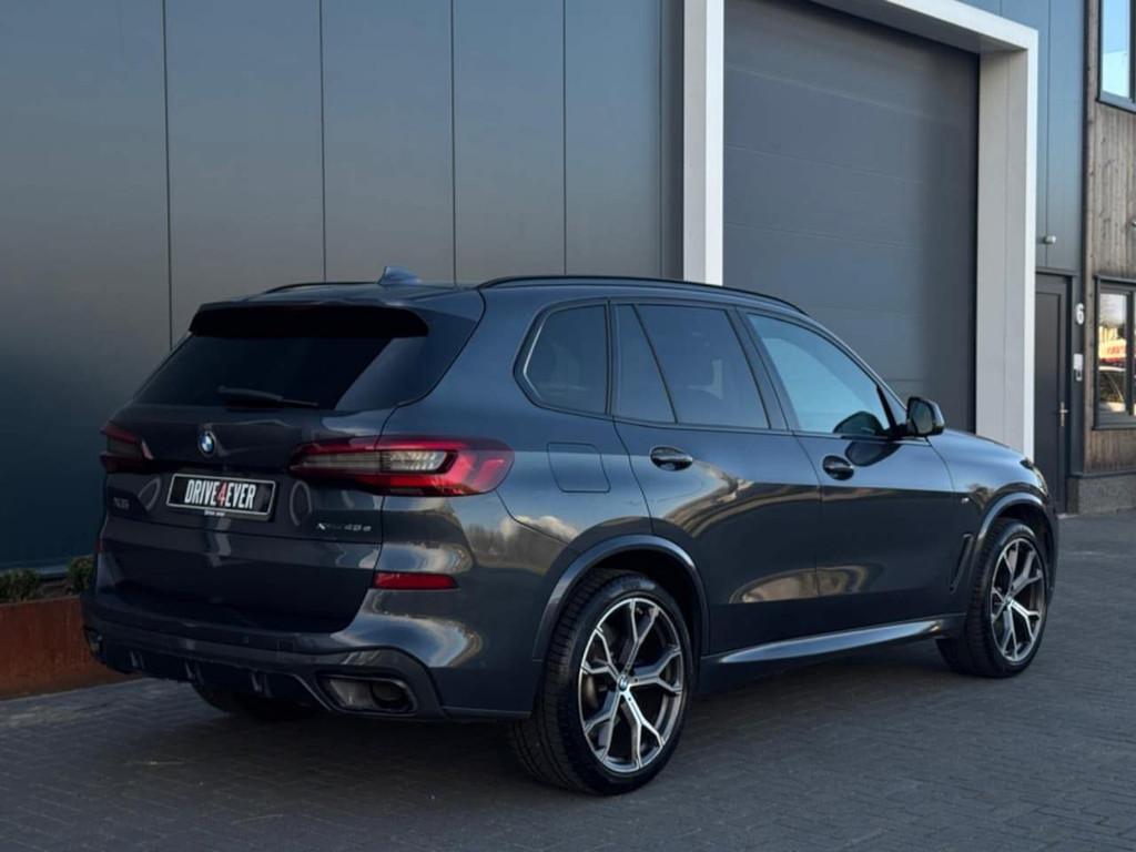 BMW X5 xDrive45e | M Pakket | Pano | Camera, Auto's, BMW, Automaat, Gebruikt, 394 pk, Met garantie (alle)