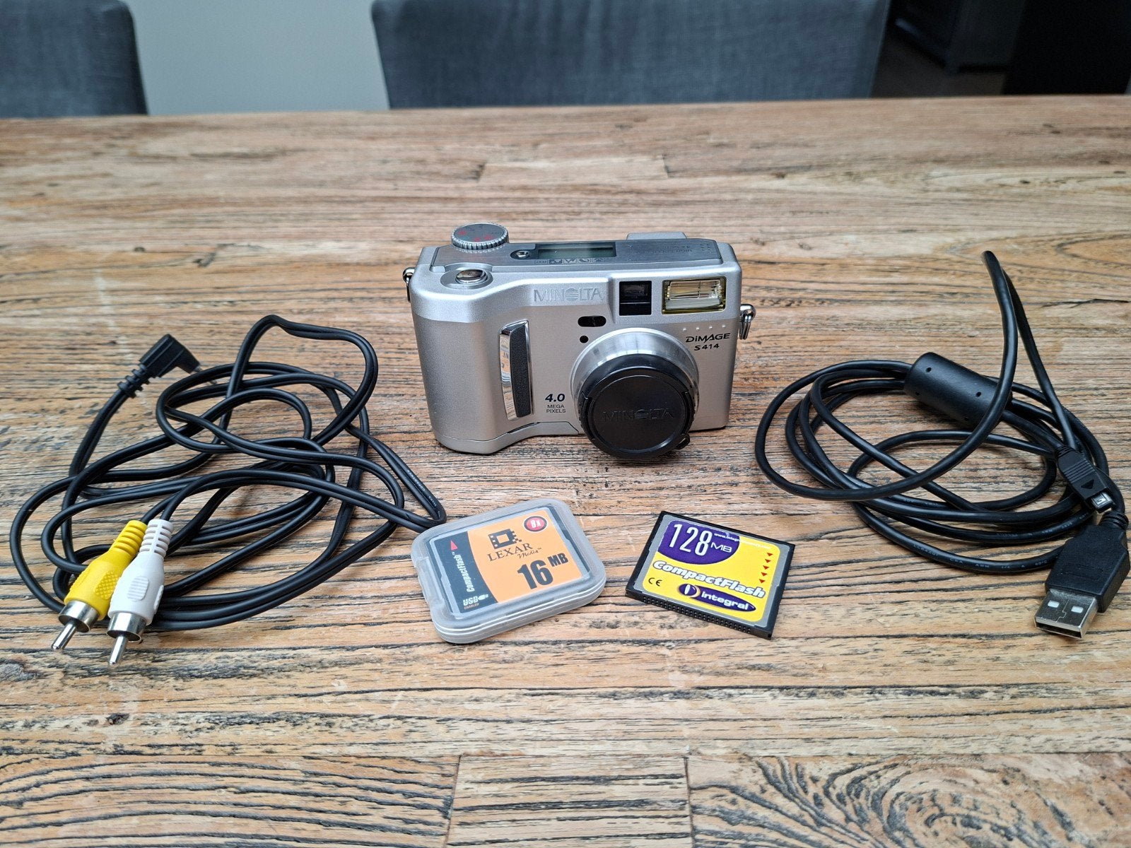 Minolta Dimage S414 Compactcamera met toebehoren, Ophalen, Gebruikt, Minolta, 4 megapixels