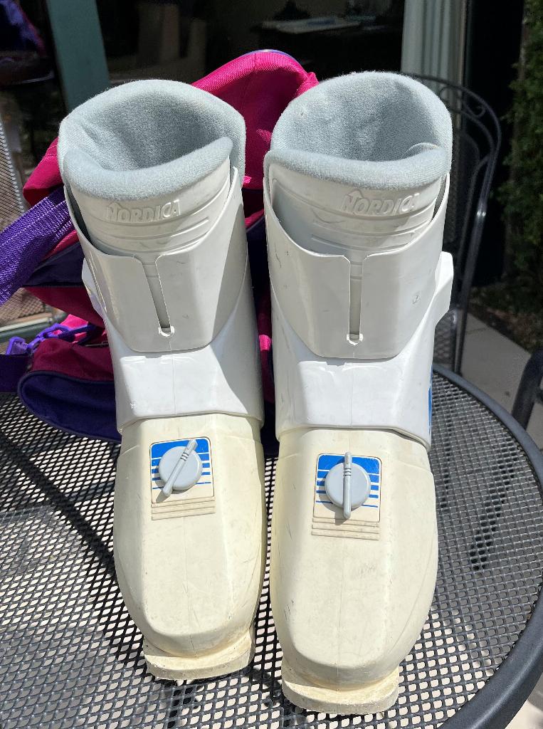 2 paar Skischoenen maat 40 en 44, Ophalen, 160 tot 180 cm, Gebruikt, Schoenen