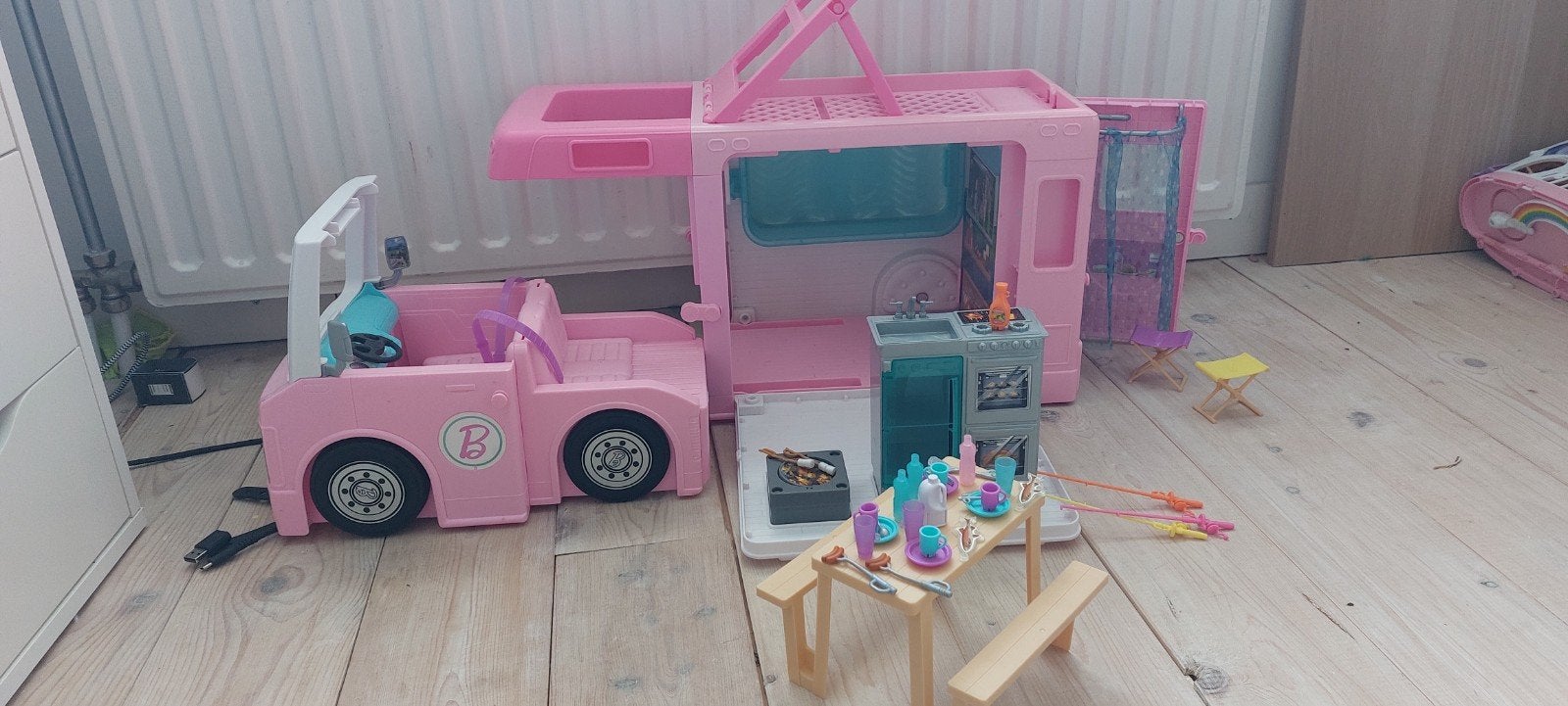 Barbie 3-in-1 Droomcamper met accessoires, Ophalen of Verzenden, Zo goed als nieuw