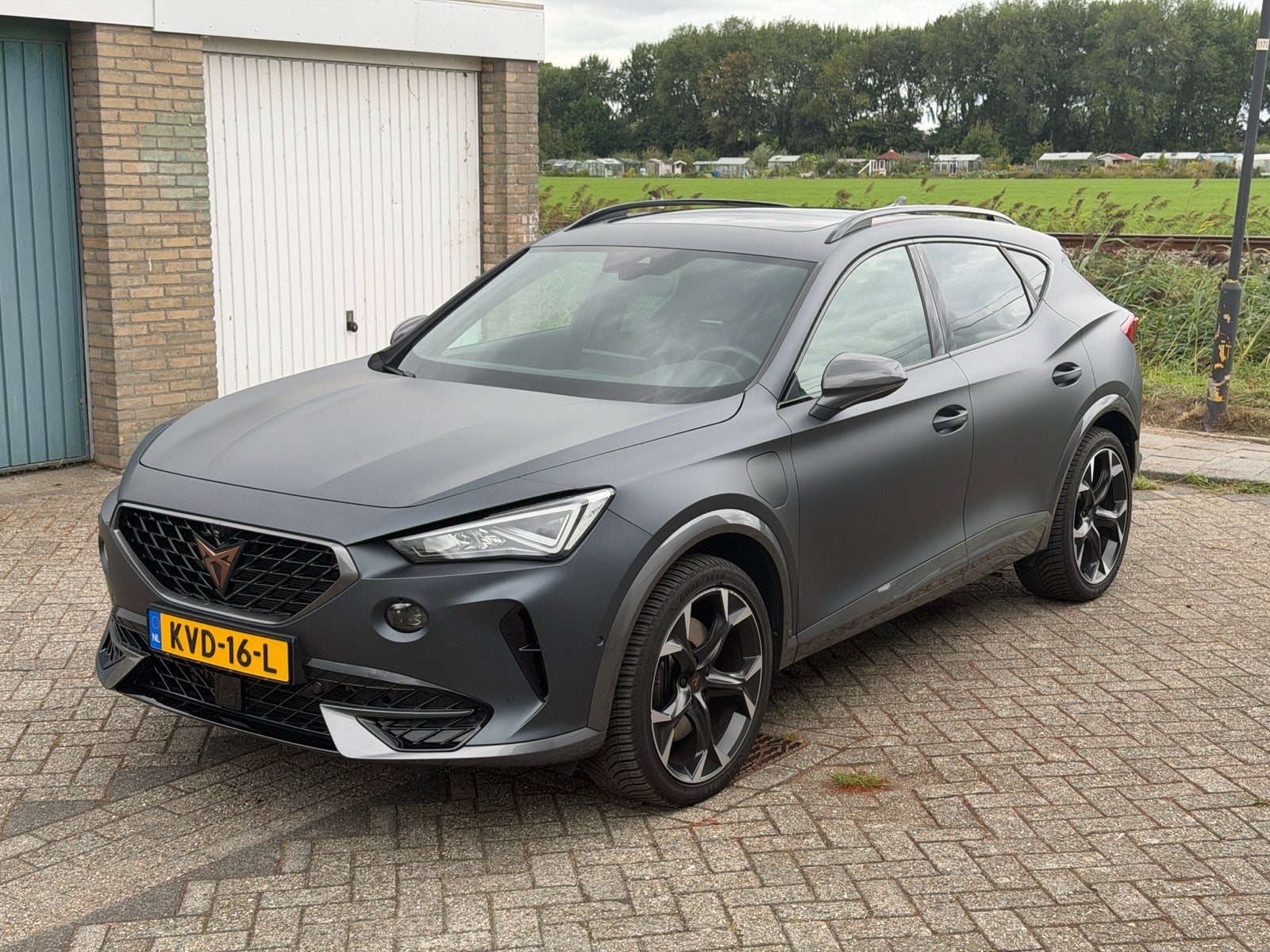 Cupra Formentor VZ 1.4 E-hybrid 245pk Dsg-6 2022 Grijs pano, Auto's, Zwart, 4 cilinders, Formentor, Leder en Stof